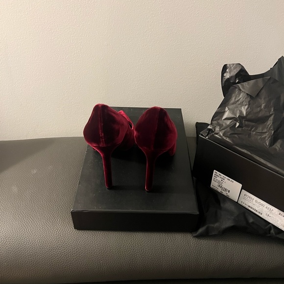 BNWT SAINT LAURENT VELVET PUMPS - Picture 2 of 7